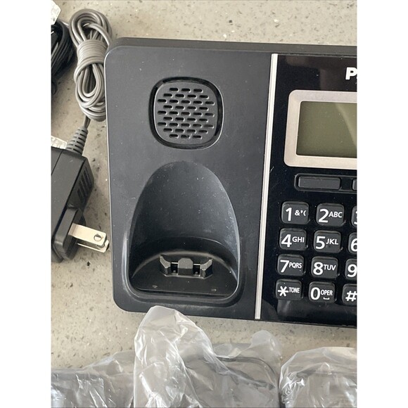 Panasonic KX-TGE633 DECT 6.0 Expandable Cordless Phone with Digital Answering - Picture 10 of 16